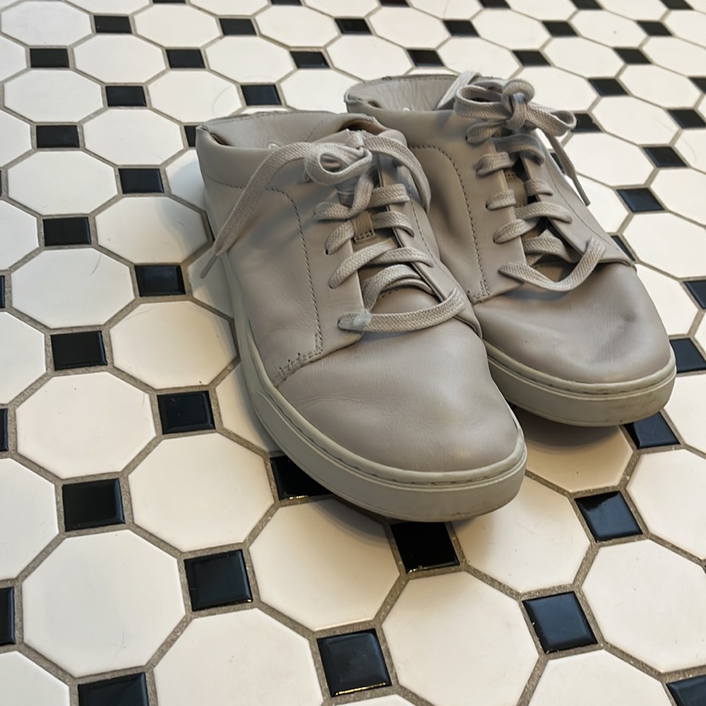 Light grey/purple Olukai Sneaks 9H